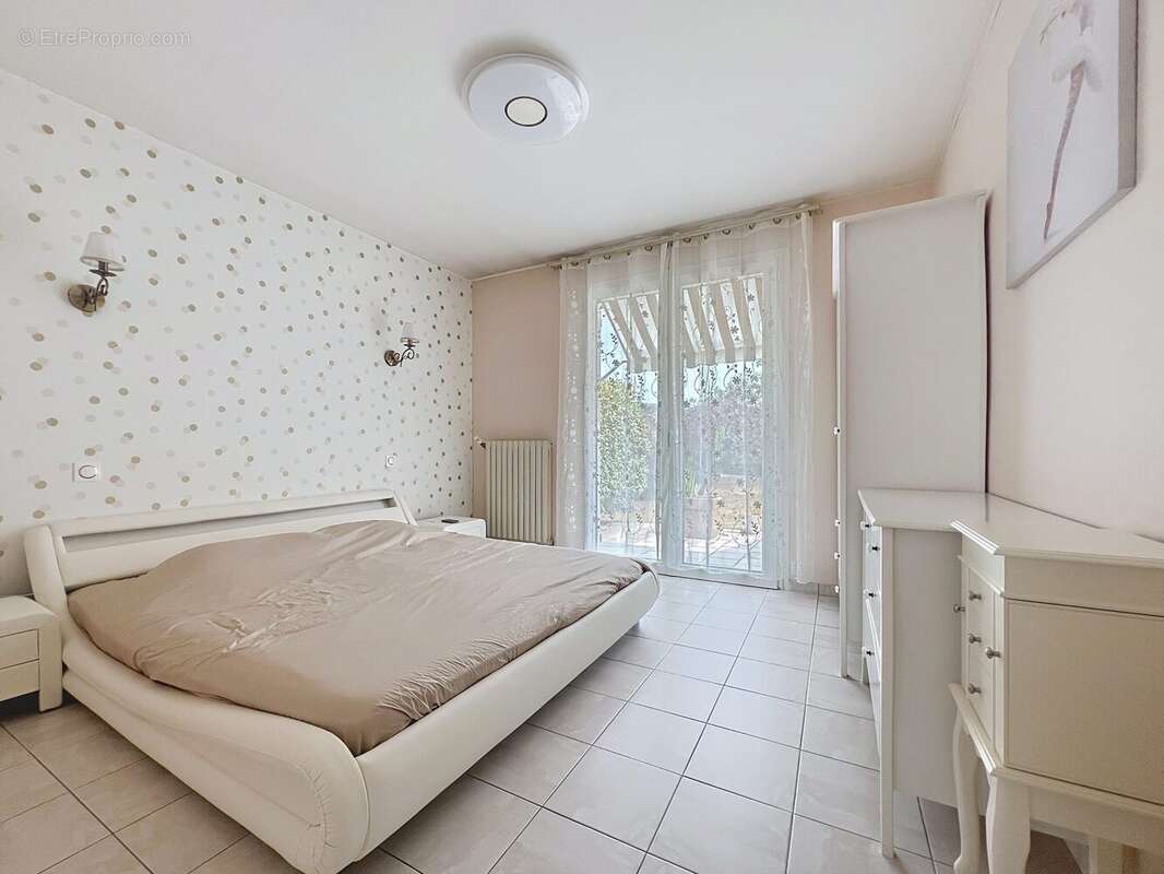 Maison à LA CHAUSSEE-SAINT-VICTOR