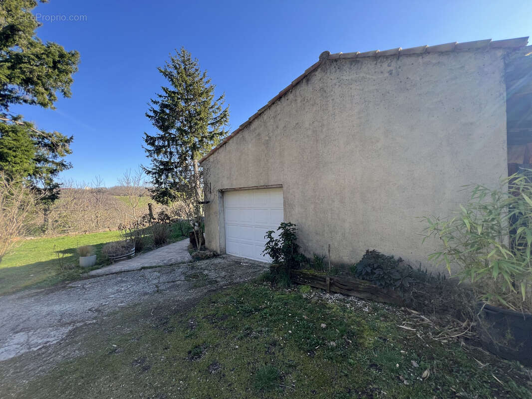 Maison à SAINT-ROMAIN-DE-LERPS