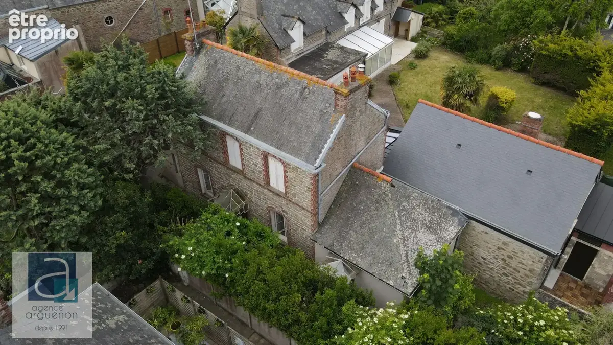 DINARD : Élégante demeure ancienne à réinventer, à deux pas des plages et du port avec jardin intime ! - photo 3