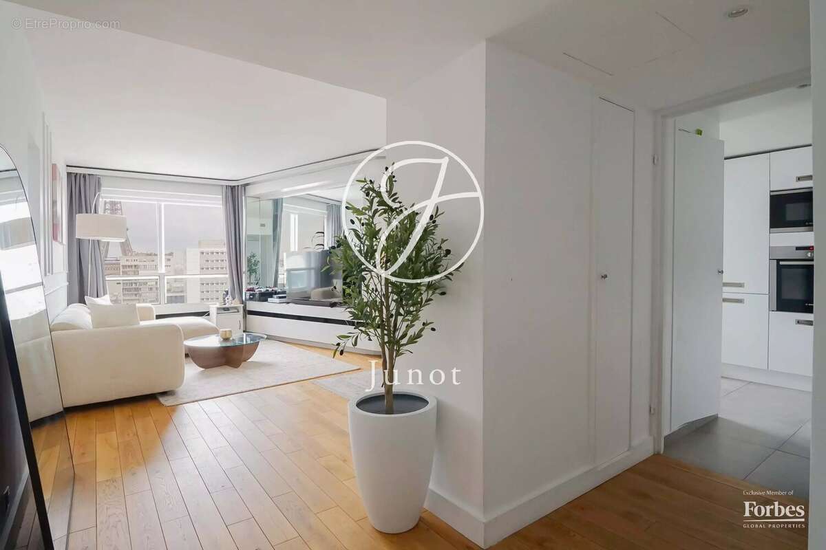 Appartement à PARIS-15E