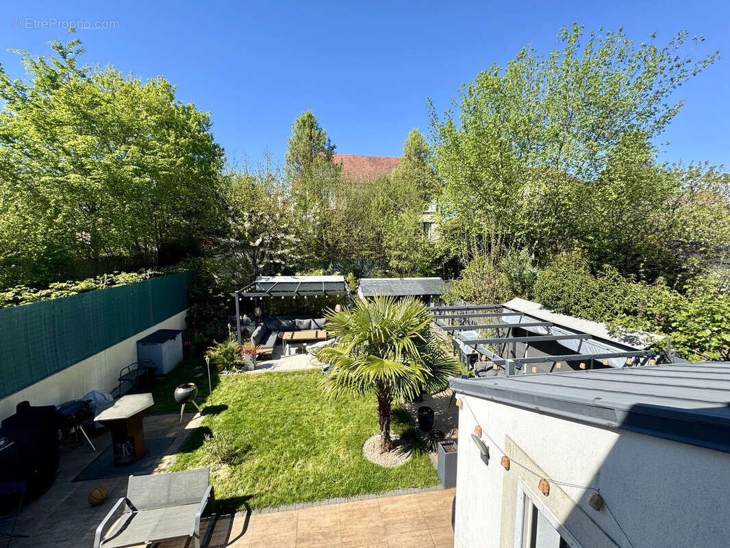 Maison à MAGNY-LE-HONGRE