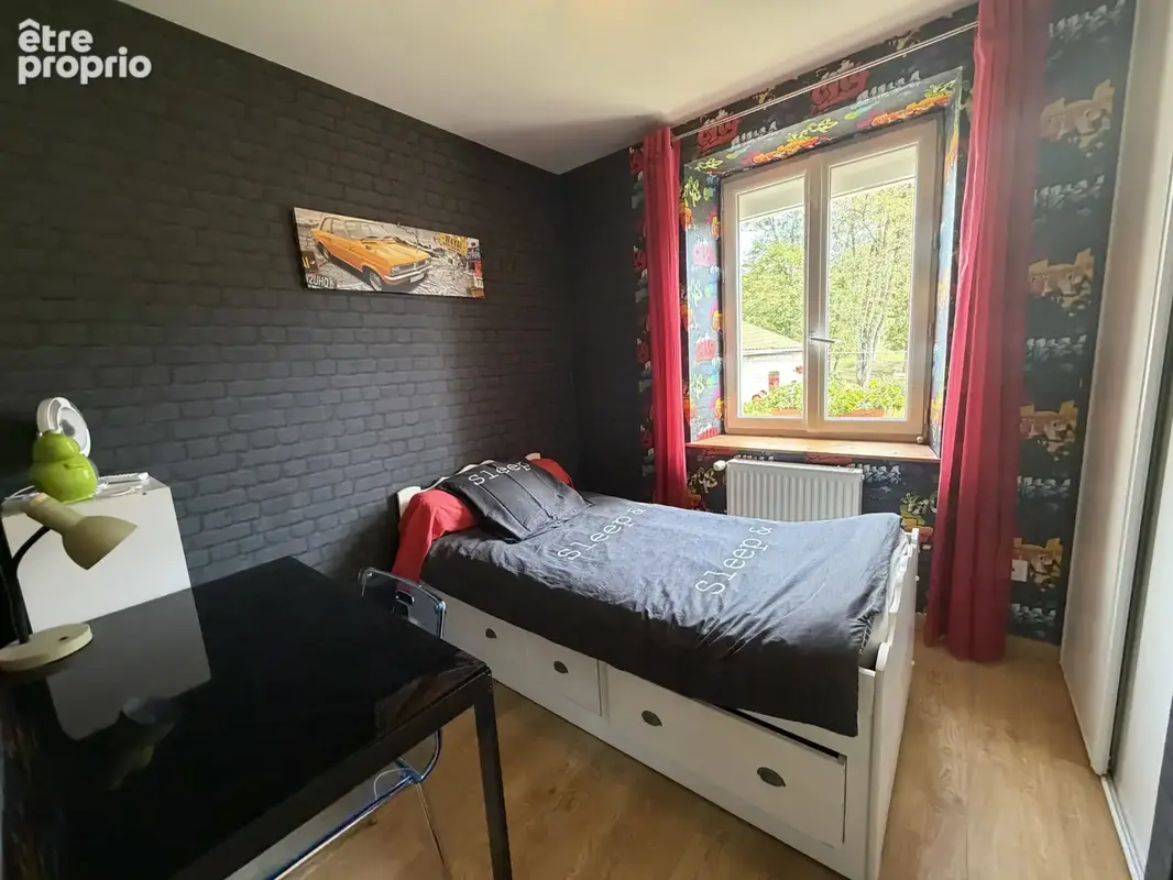 Maison rénovée avec un hectare de terrain - photo 5