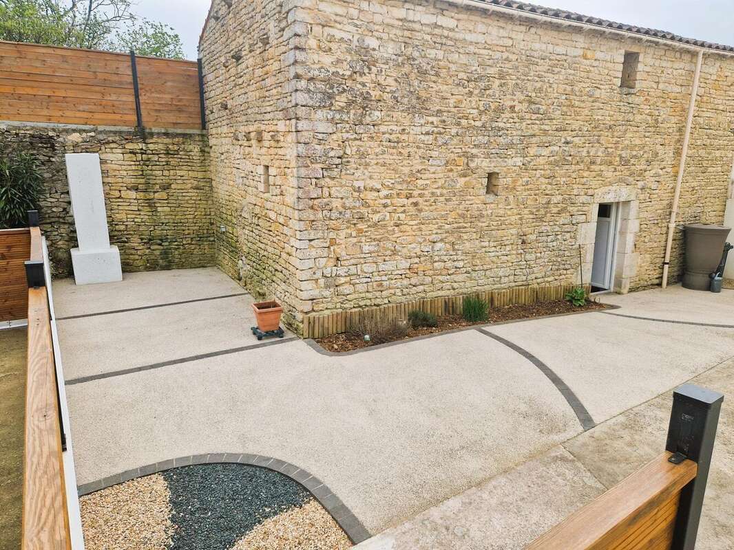 Photo 2 - Maison à CHAILLE-LES-MARAIS