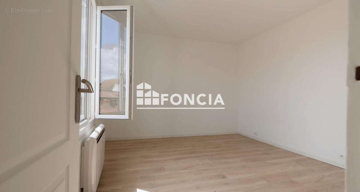 Appartement à CORBEIL-ESSONNES