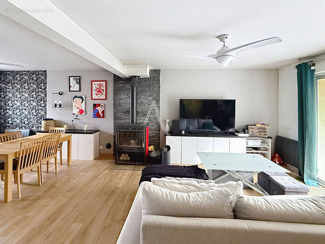 Maison à VILLEVEQUE