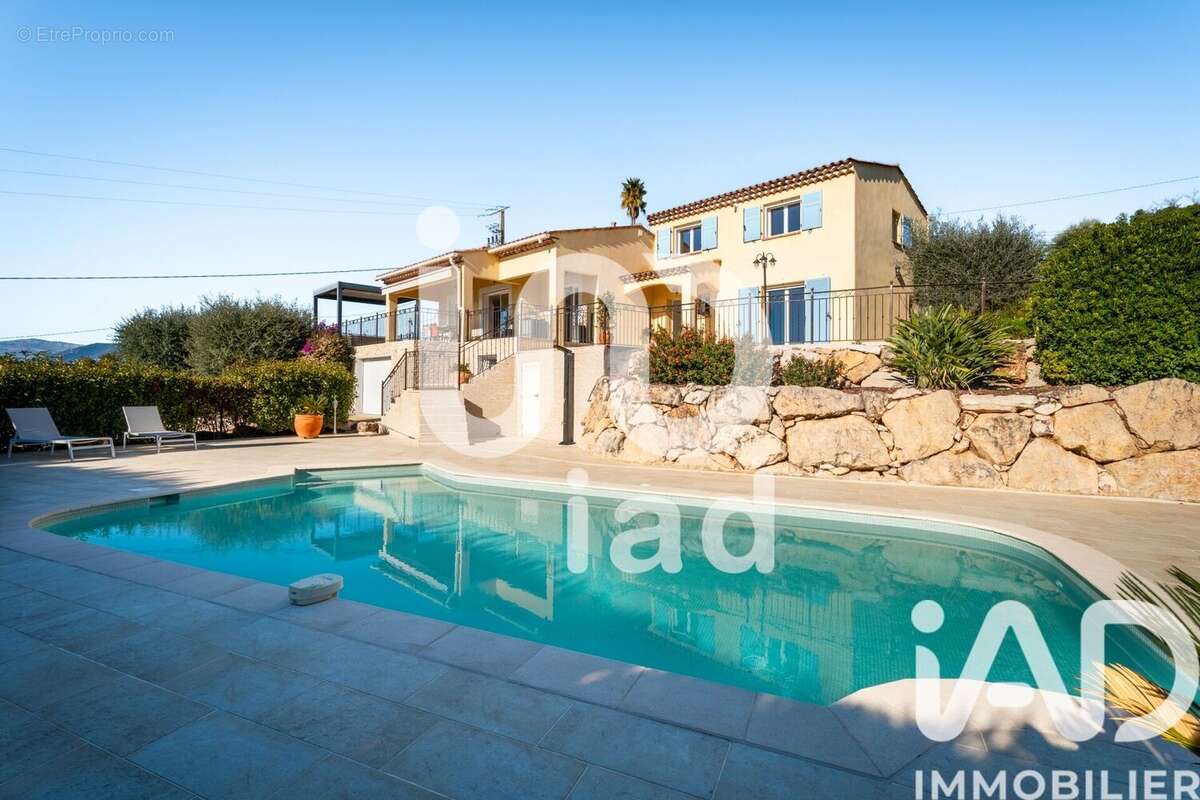 Photo 2 - Maison à SAINT-LAURENT-DU-VAR