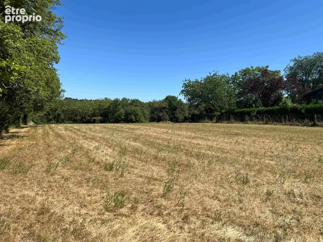 Terrain à SAINT-CYBRANET