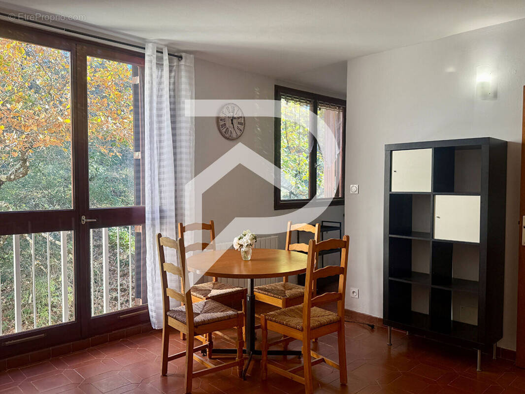 Appartement à GREOUX-LES-BAINS