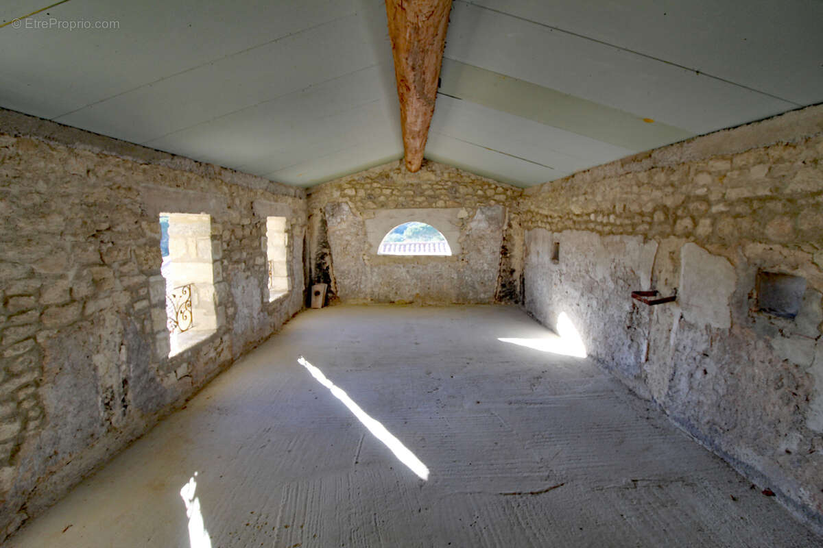 Maison à SANILHAC-SAGRIES