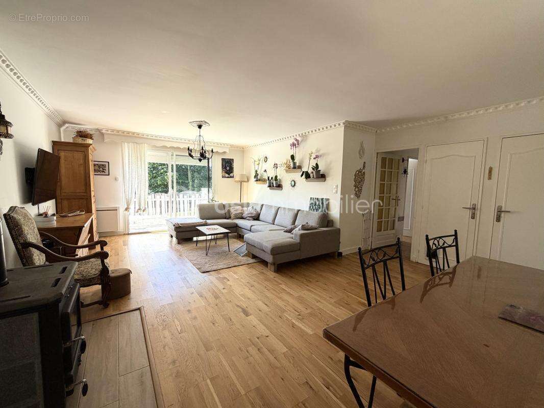 Maison familiale avec sous-sol, 4 chambres , dépendance et bois - photo 13