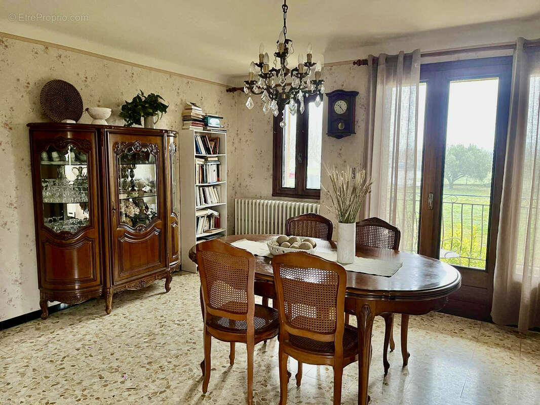 Maison à LAUDUN-L'ARDOISE