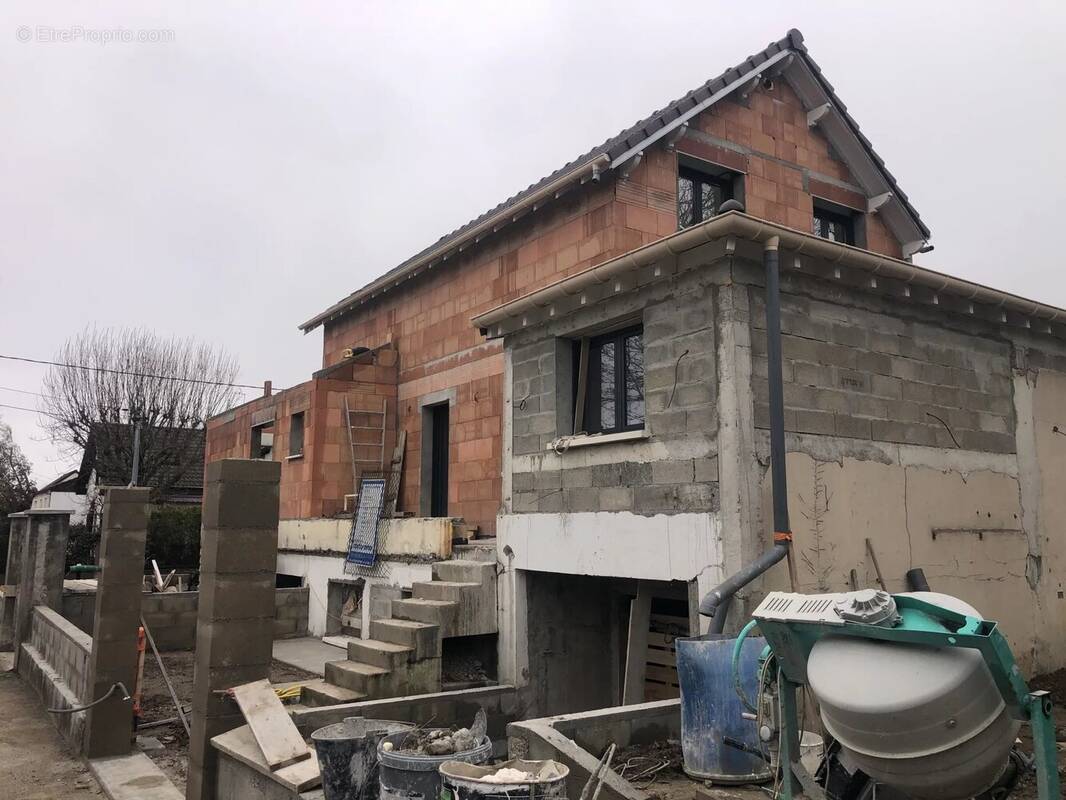 Maison à SARTROUVILLE