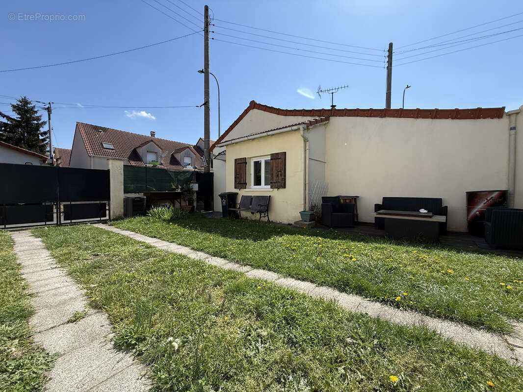 Maison à LE BLANC-MESNIL