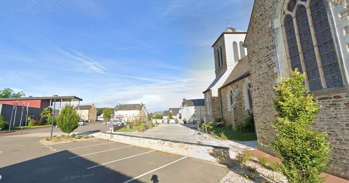 Terrain à LA DOMINELAIS
