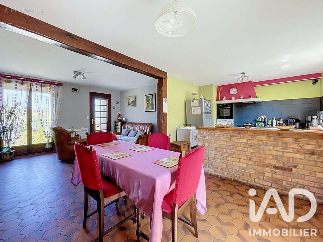 Maison 96 m² à Villevallier  - photo 3