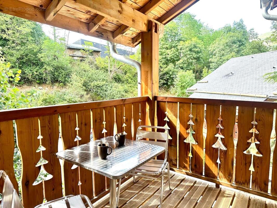   - Appartement à AX-LES-THERMES