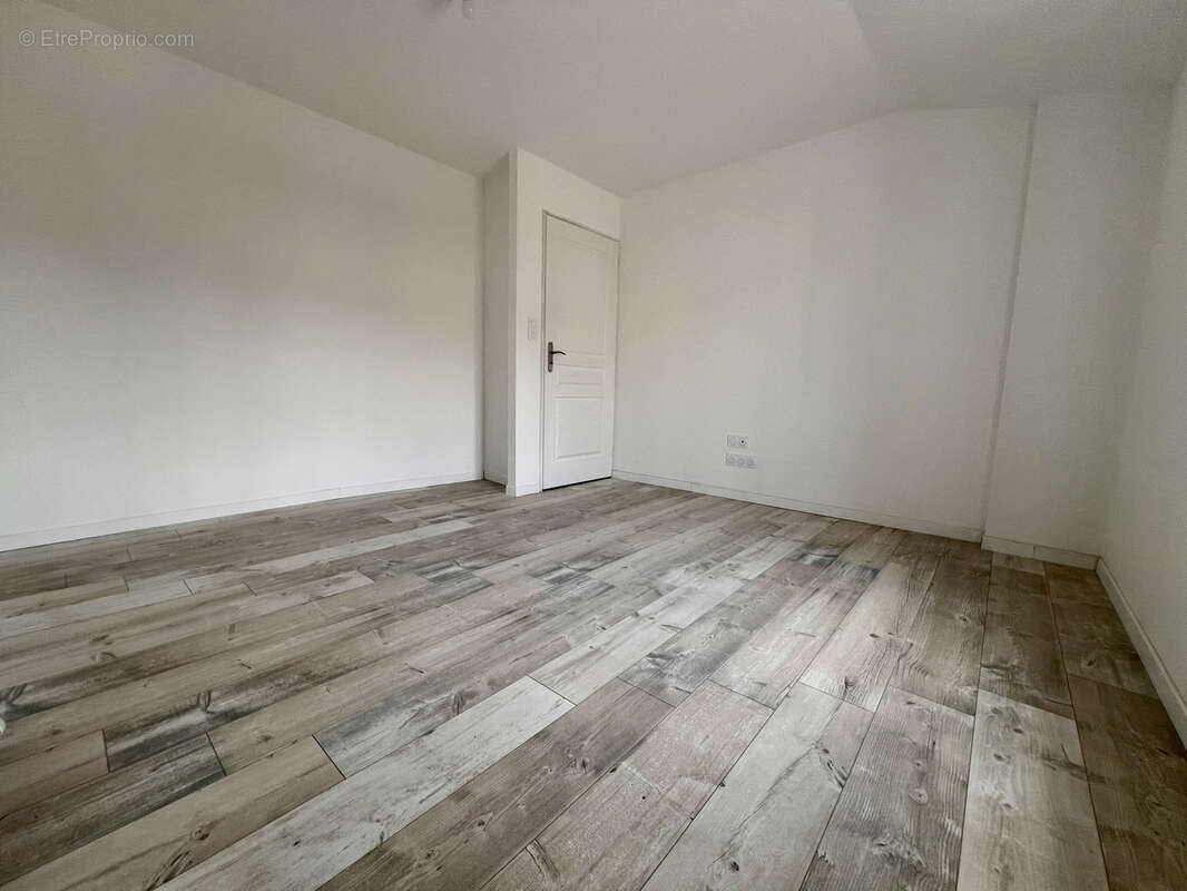 Maison à VILLEBERNIER