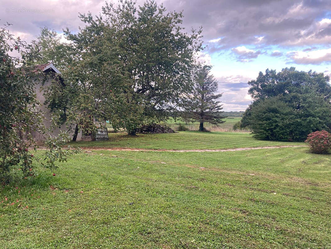 Maison à MONTBOILLON