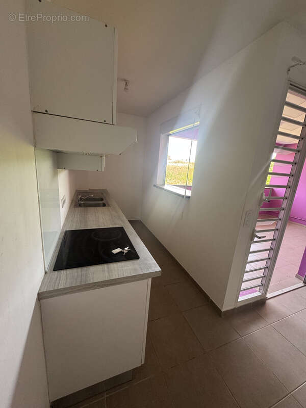 Appartement à REMIRE-MONTJOLY