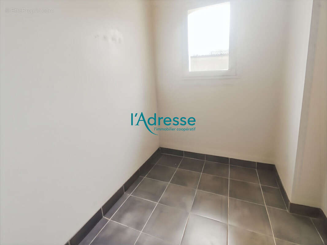 Maison à LE MESNIL-EN-VALLEE