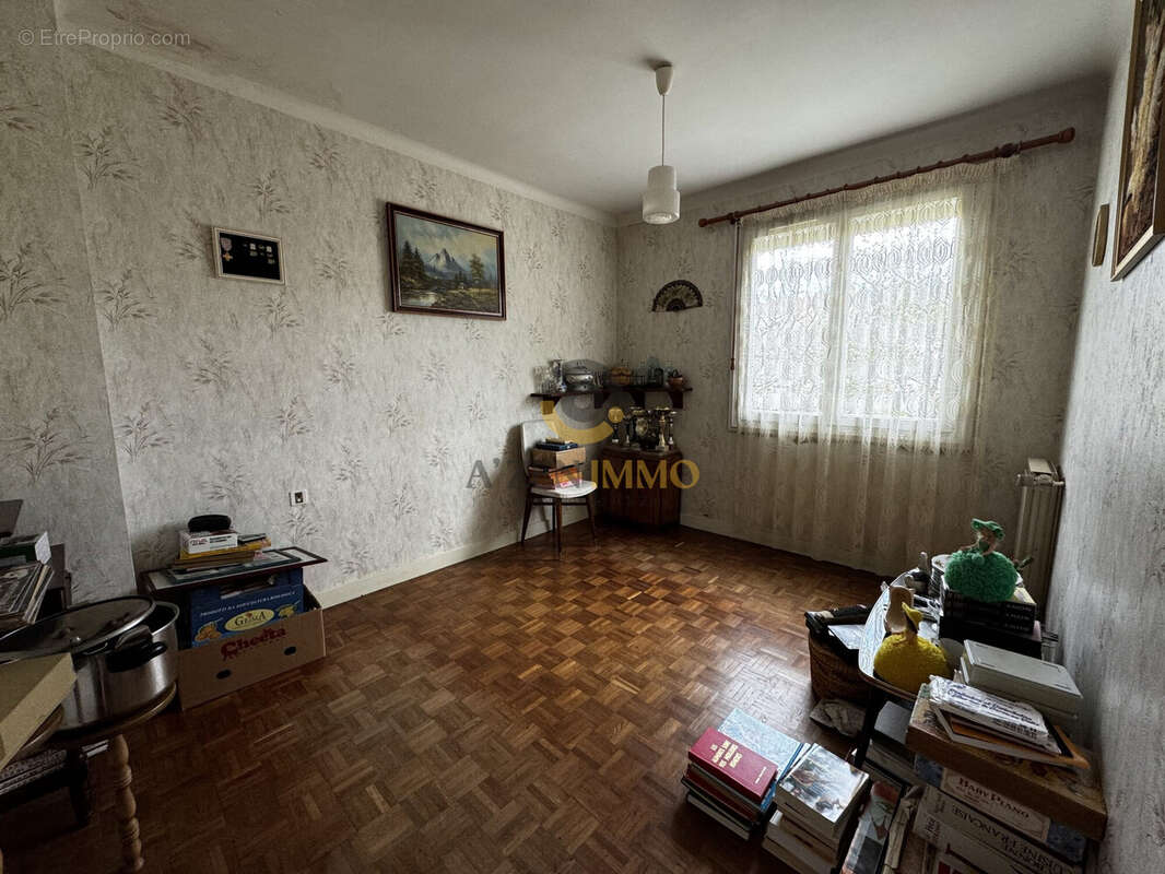 Maison à SECONDIGNY