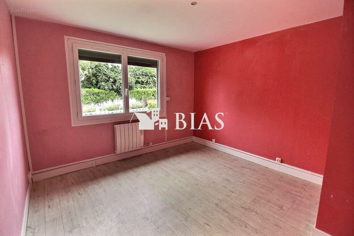 Maison à SAINT-OUEN-DE-THOUBERVILLE