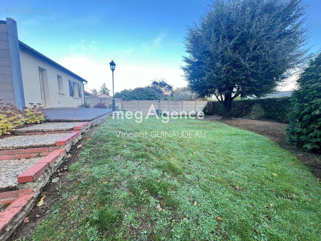 Maison à LE MAY-SUR-EVRE