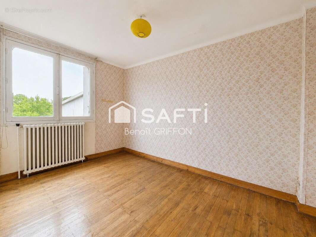 Photo 9 - Maison à LA ROMAGNE