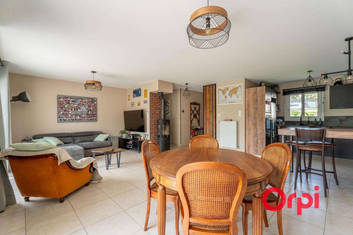 Maison à PONTCHARRA-SUR-TURDINE