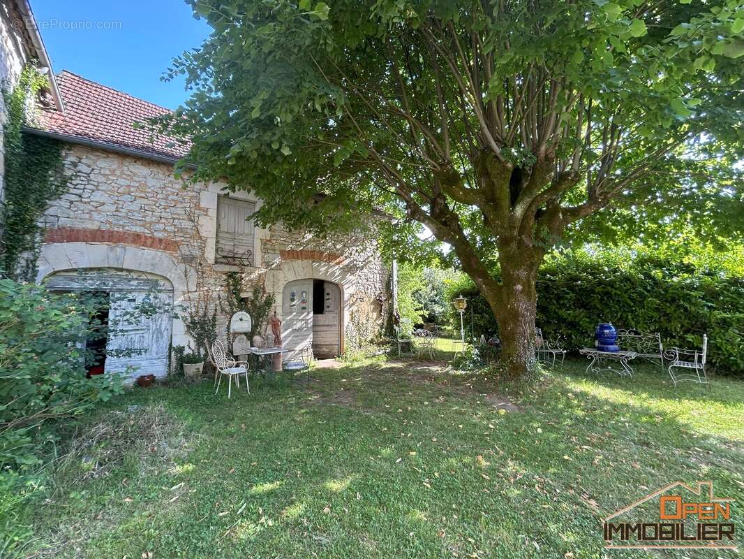 Maison à GOURDON