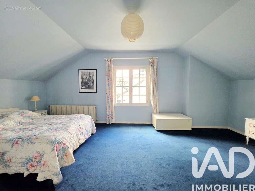 Maison 140 m² à Saint-Arnoult-En-Yvelines  - photo 9