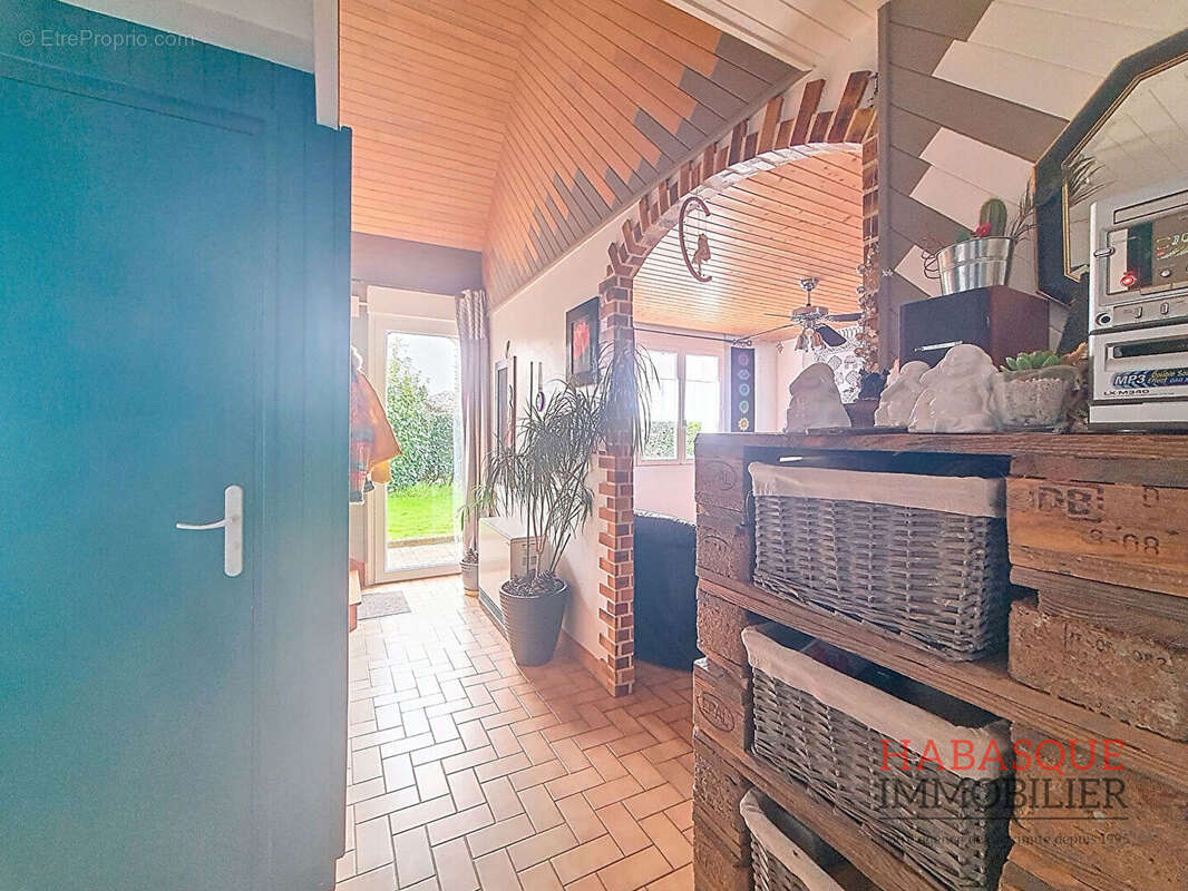 Maison spacieuse à vendre à Guimiliau - photo 2