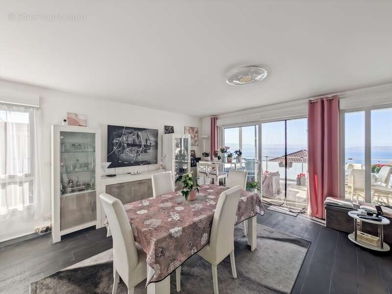 Appartement à EVIAN-LES-BAINS