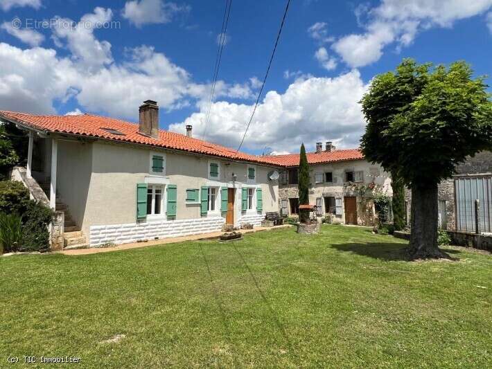 Maison à CELLEFROUIN