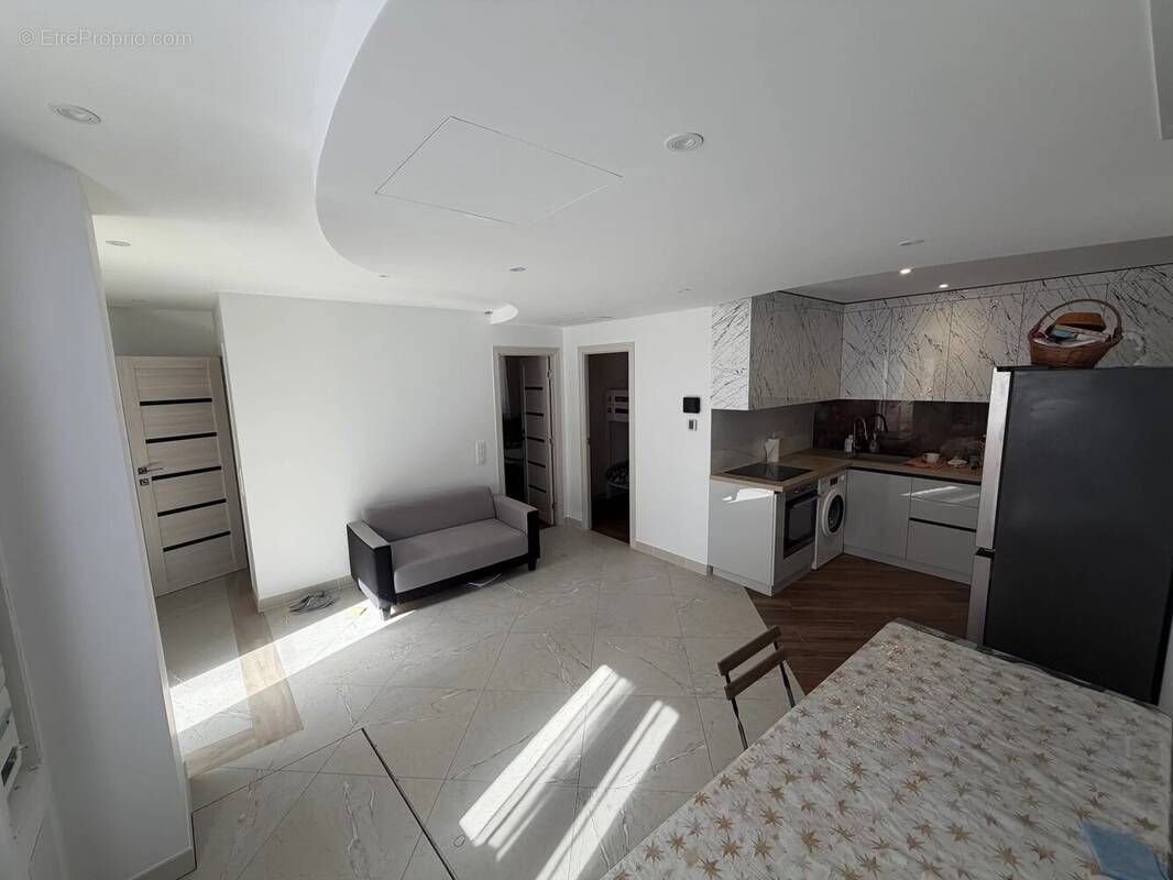 Appartement à CONTES