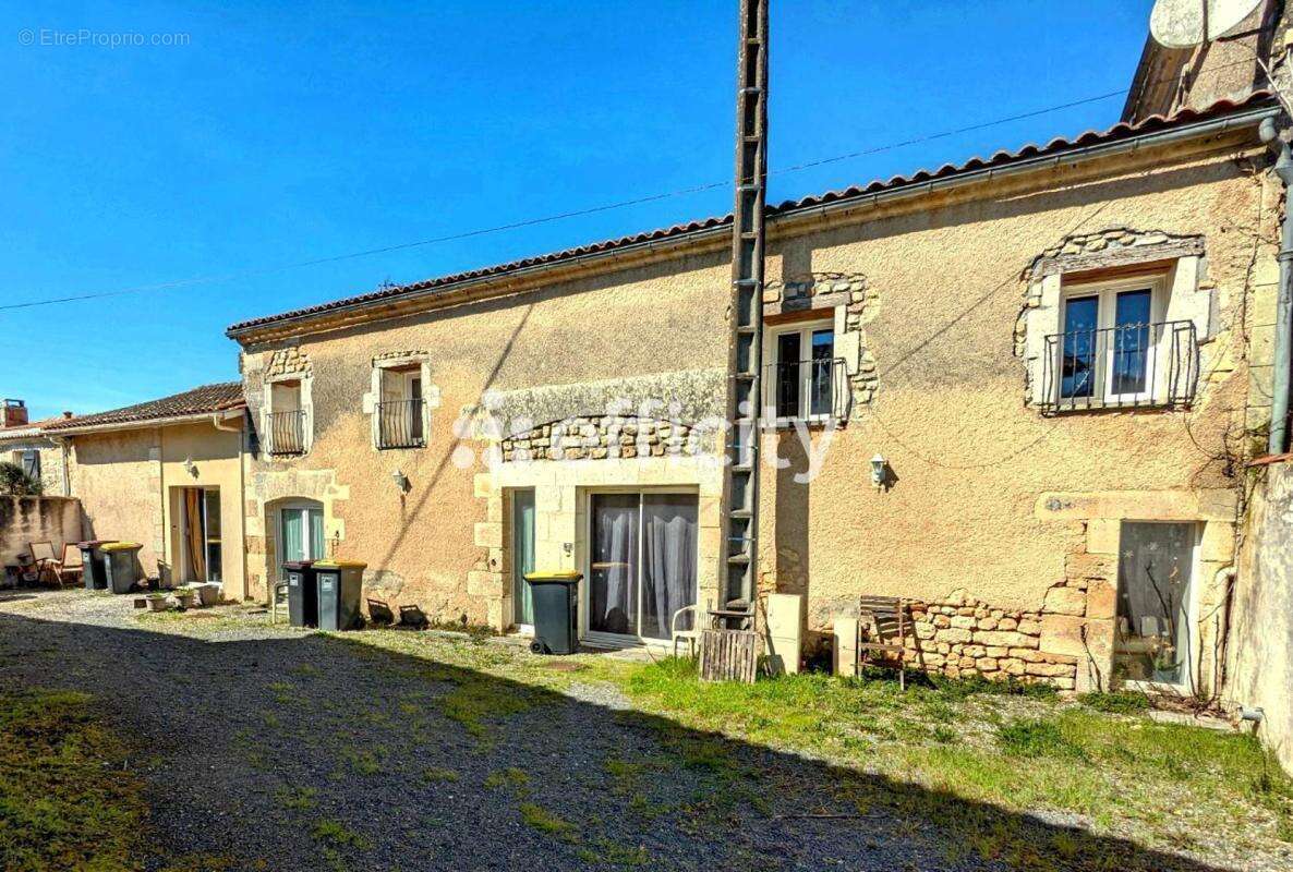 Appartement à CLAIX