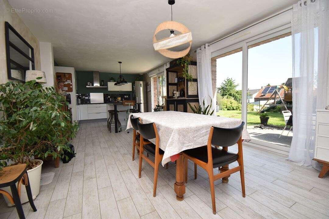 Maison à AVESNES-LES-AUBERT