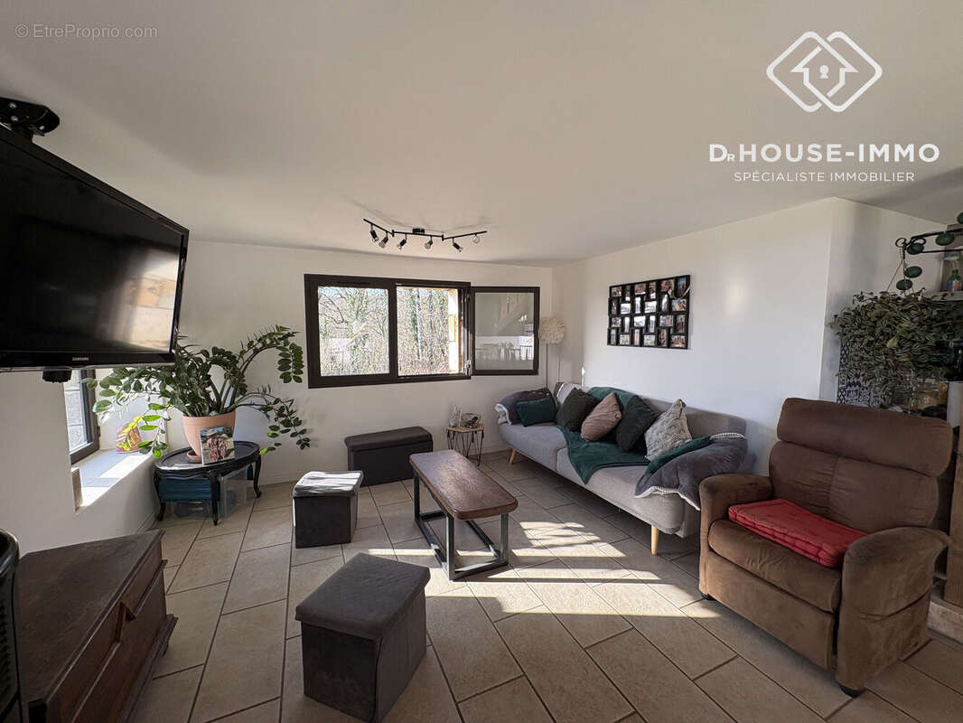 Maison 189 m² à Villars  - photo 12