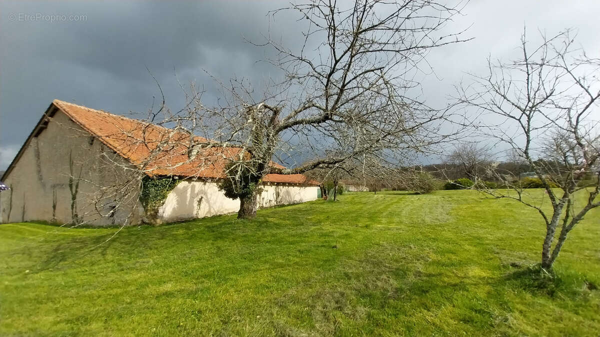 Maison à TOCANE-SAINT-APRE
