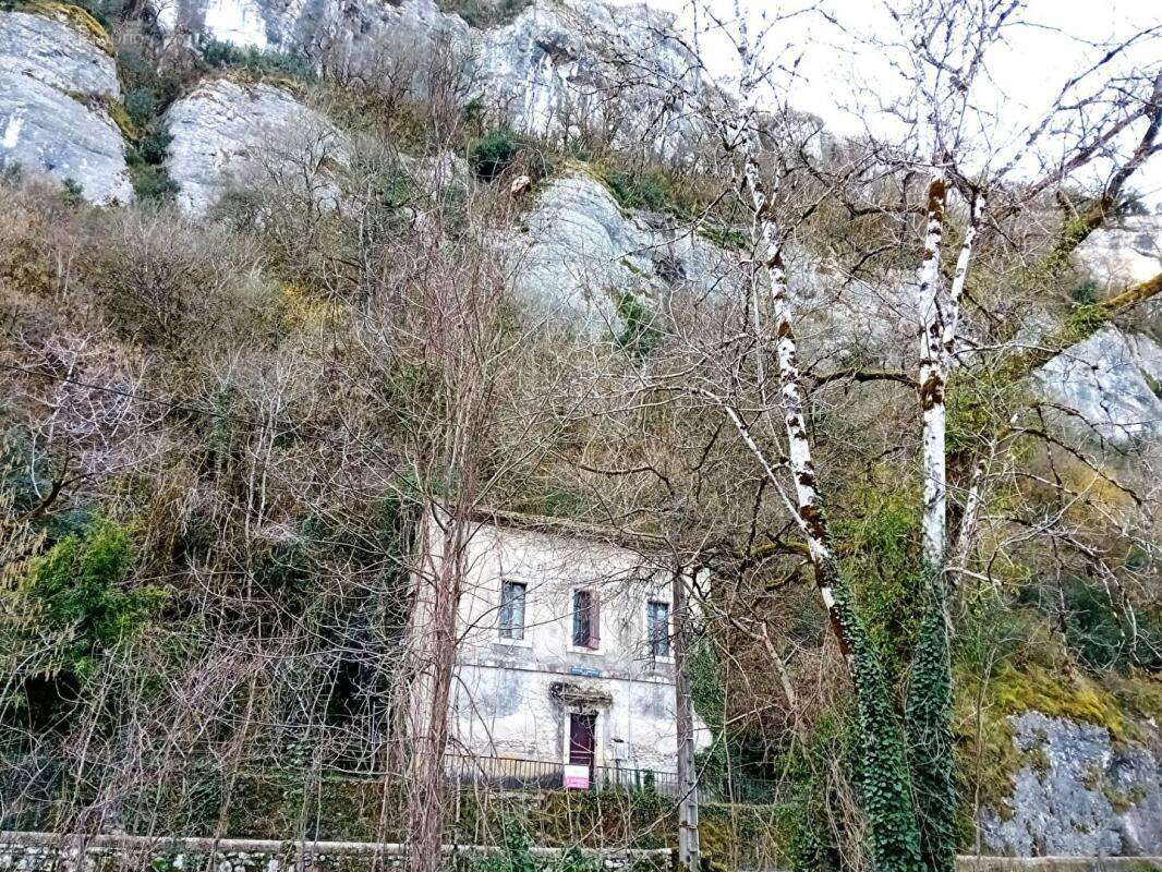 Maison à SAINT-CIRQ-LAPOPIE