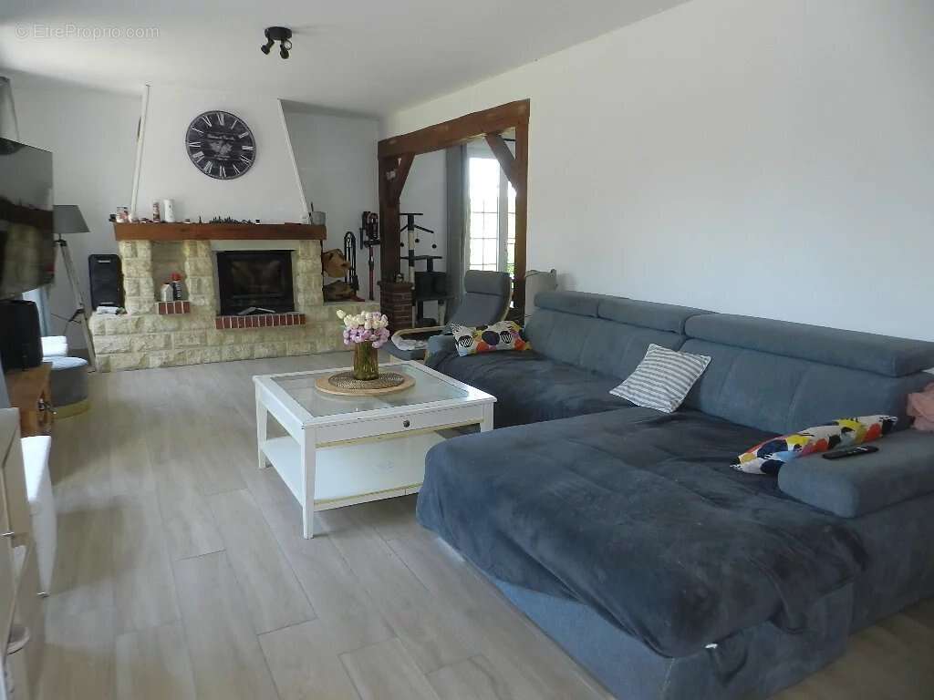 A ETE VENDUE PAR NOS SOINS   .......   BELLE CONTEMPORAINE DE 120 M² HAB, sur Sous-Sol complet et Plus de 1 350 m² de Terrain. - photo 4