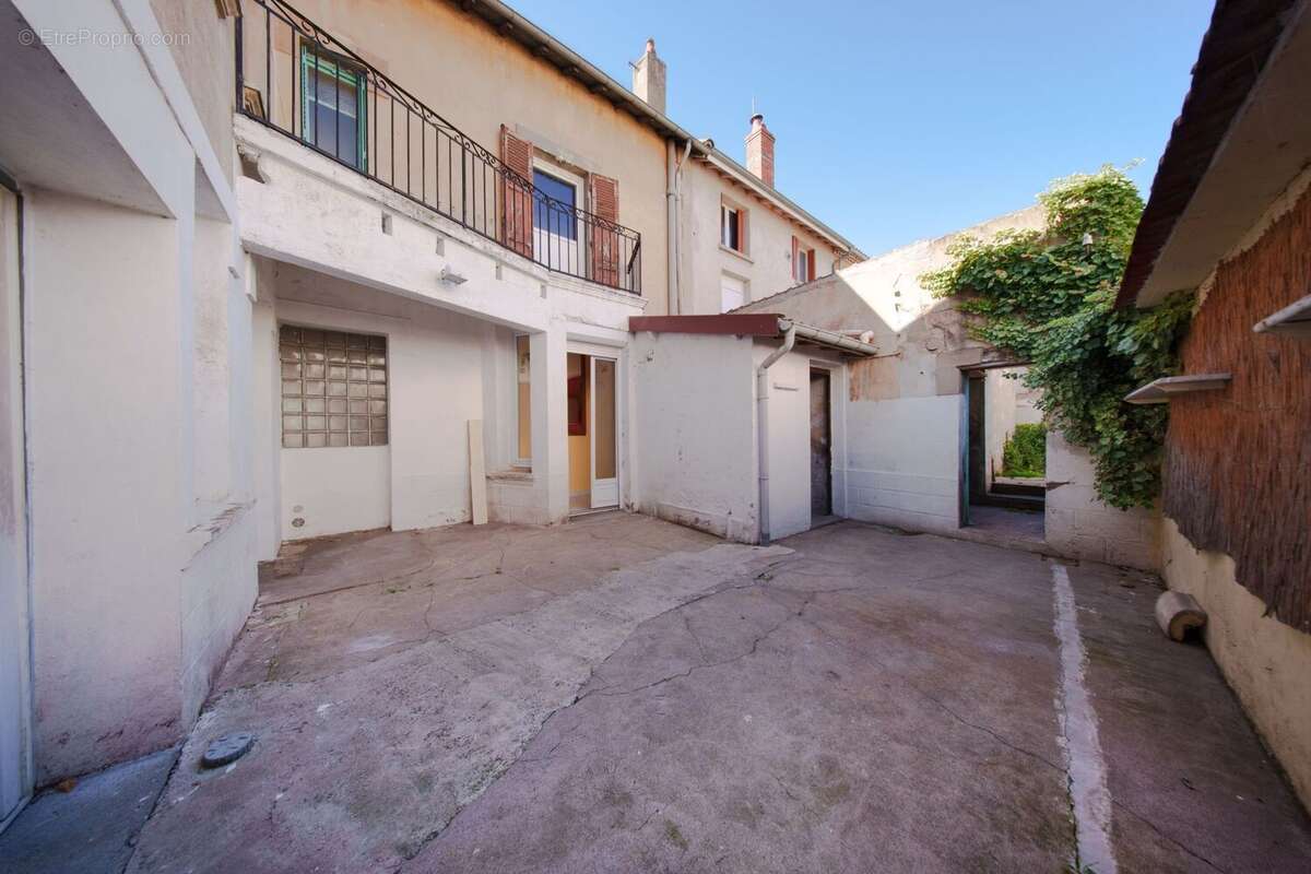 Maison à BRASSAC-LES-MINES