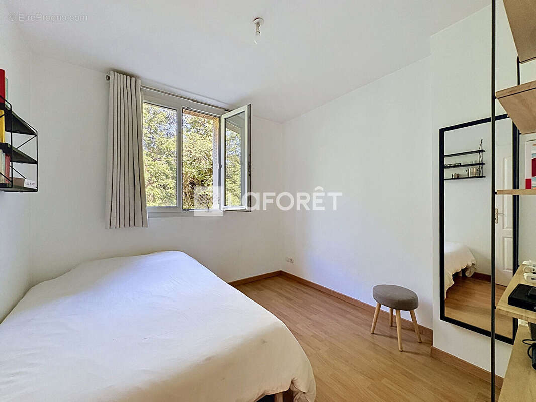Appartement à SURESNES