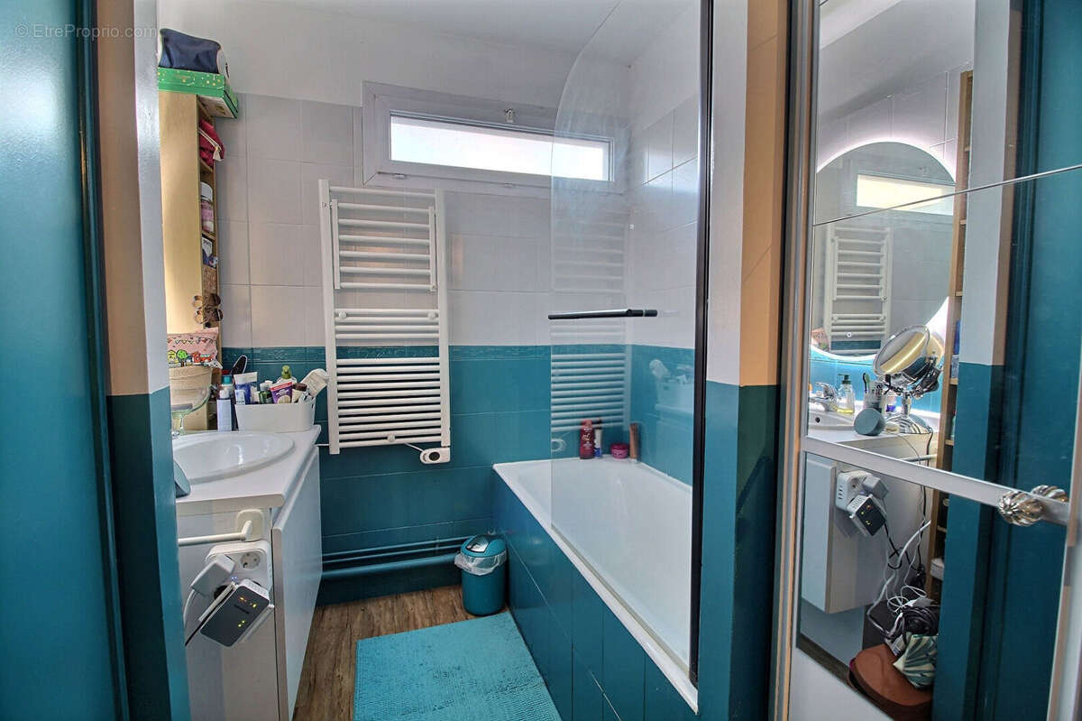 Appartement à LA GARENNE-COLOMBES