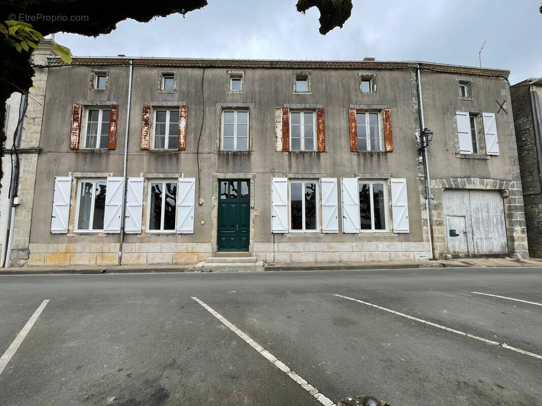 Maison à CEAUX-EN-COUHE