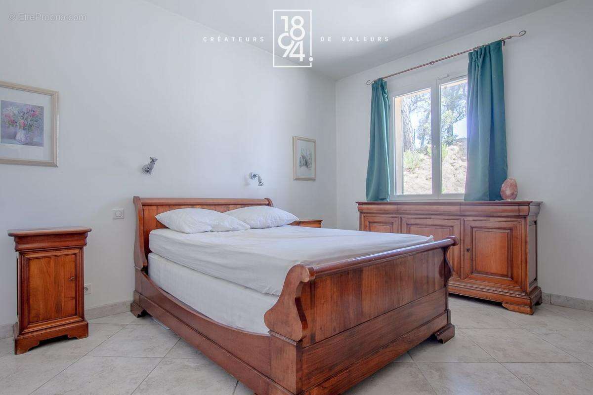 Maison familiale avec dépendance à la bastidonne - photo 13