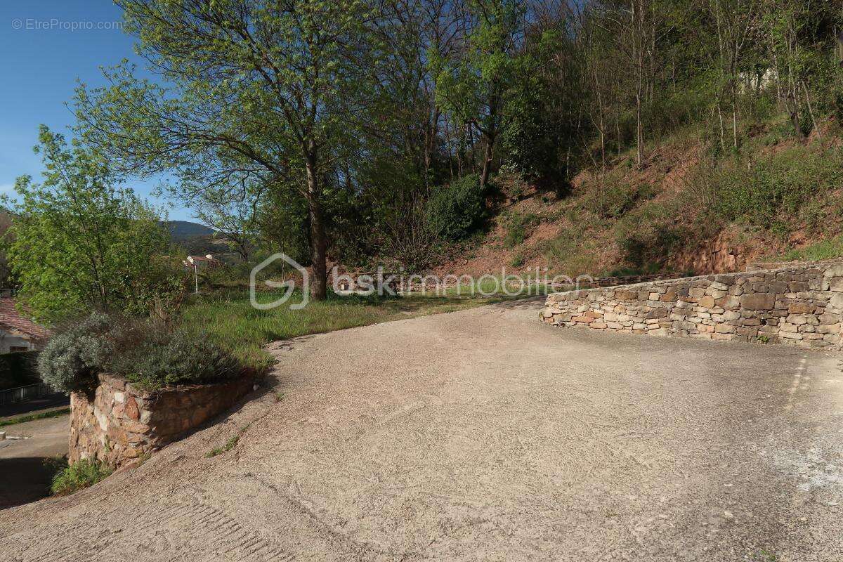 Appartement à LAMALOU-LES-BAINS