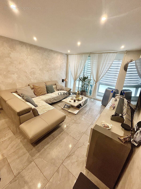 Appartement à SAINT-ETIENNE