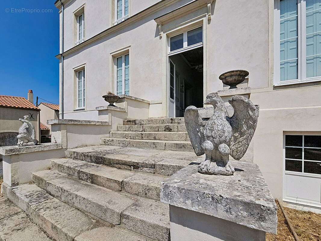 Maison de maître Les Sorinieres 8 pièce(s) 325 m2 - photo 2