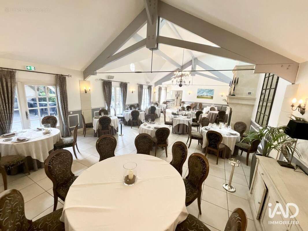 Photo 6 - Commerce à CHANTILLY